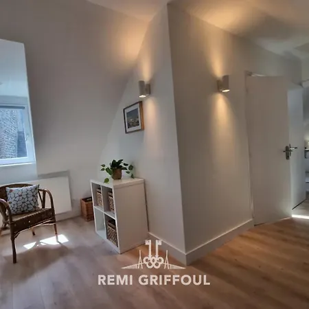 Apartman Hypolite 5 Elegant 80 Meters From Port 2 Guests